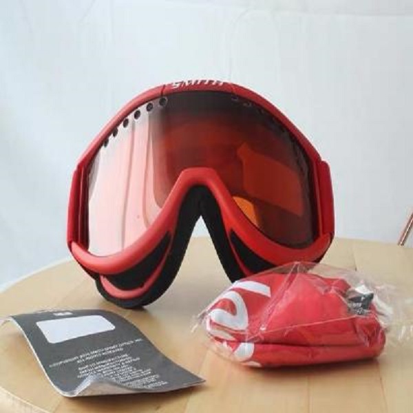 ski Goggle with box package men's and women's ski goggles snowboard goggles 
ski Goggle with box package men's and women's ski goggles snowboard goggles