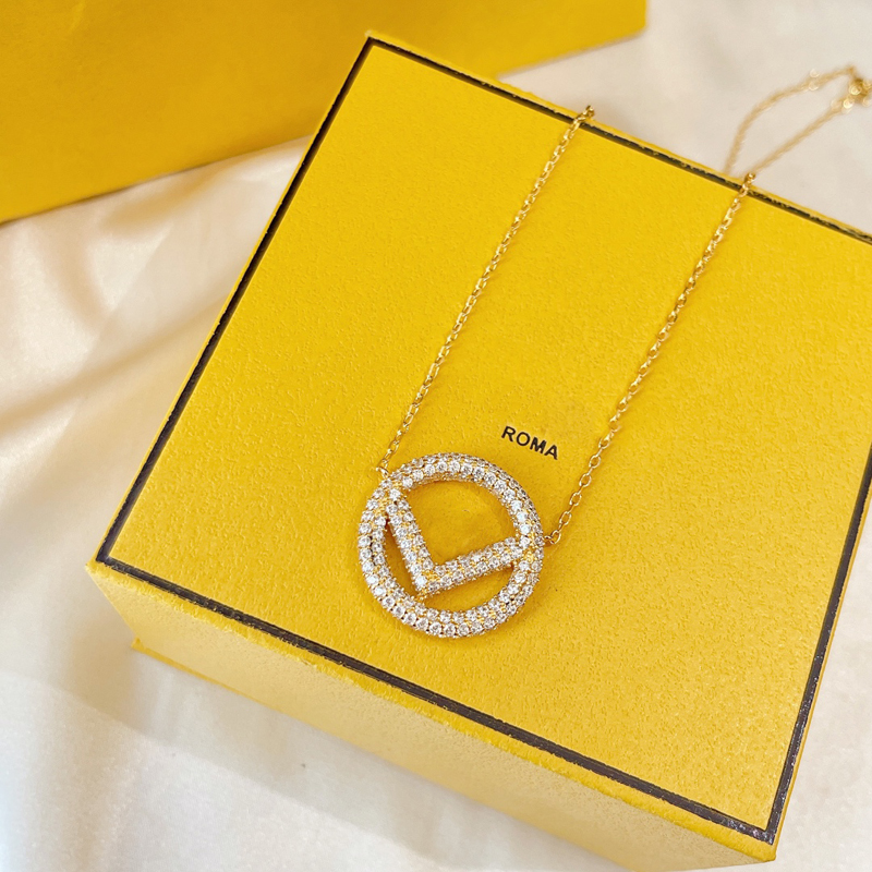 Luxury F Letter Designer Necklace Designers Necklaces Clover Gift For Women Brands Jewelry Love Pendant Gold Chains Luxury Top Quality
Luxury F Letter Designer Necklace Designers Necklaces Clover Gift For Women Brands Jewelry Love Pendant Gold Chains Luxury Top Quality
