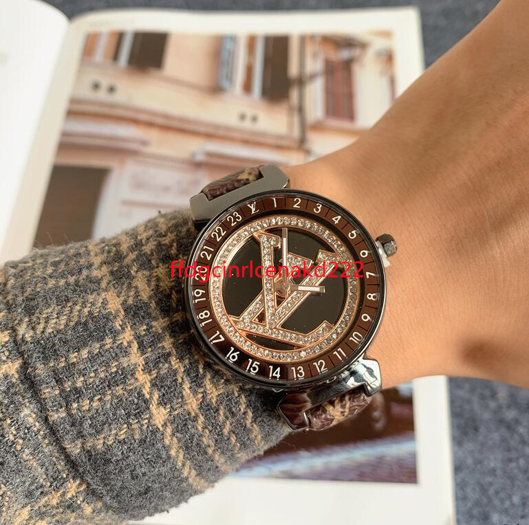 055 lvlouisVitton fashion Classic NEW women Men watch quartz WATCH Genuine Leather SPORTS watches BUSINESS wristwatch, Black
055 lvlouisVitton fashion Classic NEW women Men watch quartz WATCH Genuine Leather SPORTS watches BUSINESS wristwatch, Black