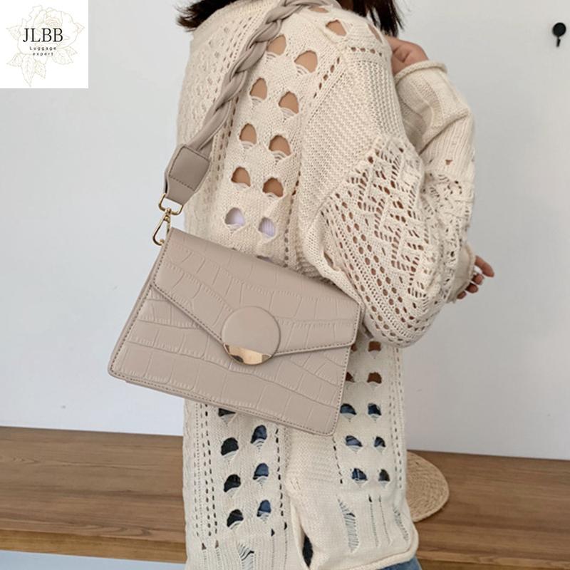 Casual Weave Strap Flap Bags Women Shoulder Bag Designer Crocodile Pattern Crossbody Bag Female Alligator PU Leather Women Bags, Black
Casual Weave Strap Flap Bags Women Shoulder Bag Designer Crocodile Pattern Crossbody Bag Female Alligator PU Leather Women Bags, Black
