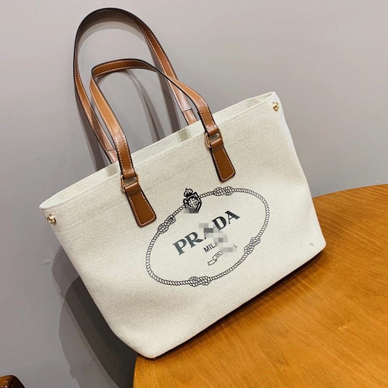 P family new brand tote bag women's large capacity versatile fashion one shoulder handbag 21M1
P family new brand tote bag women's large capacity versatile fashion one shoulder handbag 21M1