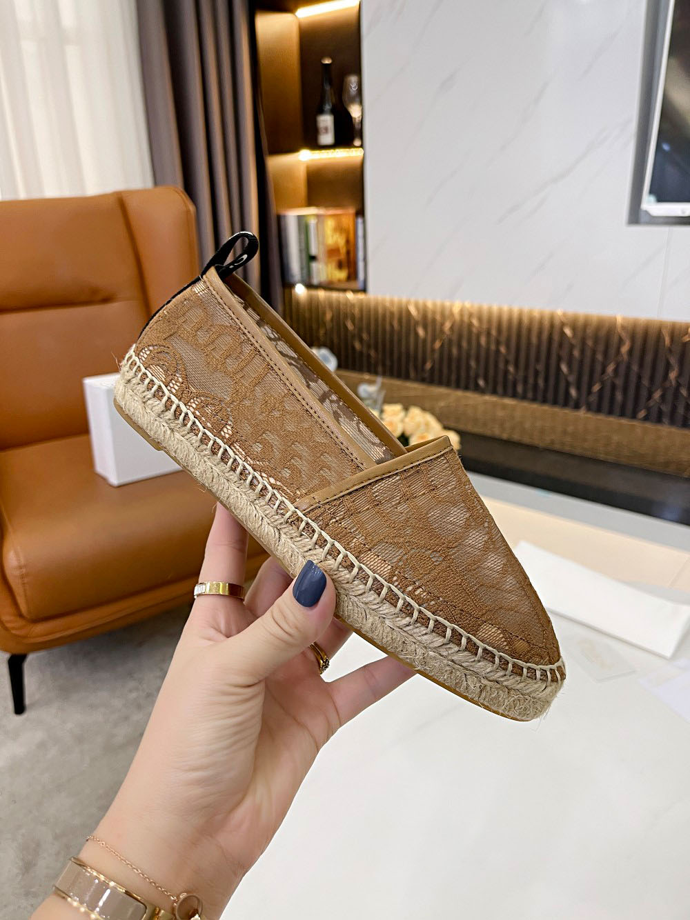 WOODY ESPADRILLES leather lace canvas flat shoes Designer luxury women casual outdoor shoes size35-40, Color 6
WOODY ESPADRILLES leather lace canvas flat shoes Designer luxury women casual outdoor shoes size35-40, Color 6