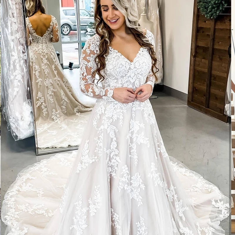 Princess Wedding Dress 2021 Long Sleeve Lace Appliques V-Neck Charming Robe De Mariee For Women Brides Lady Elegant 328