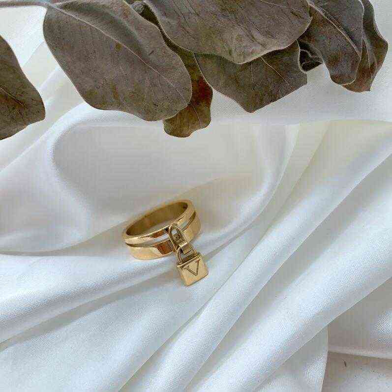 New Ladies Retro Letter Titanium Steel Ring Lock Fashion Jewelry Accessories Love Gift Party, Silver
New Ladies Retro Letter Titanium Steel Ring Lock Fashion Jewelry Accessories Love Gift Party, Silver