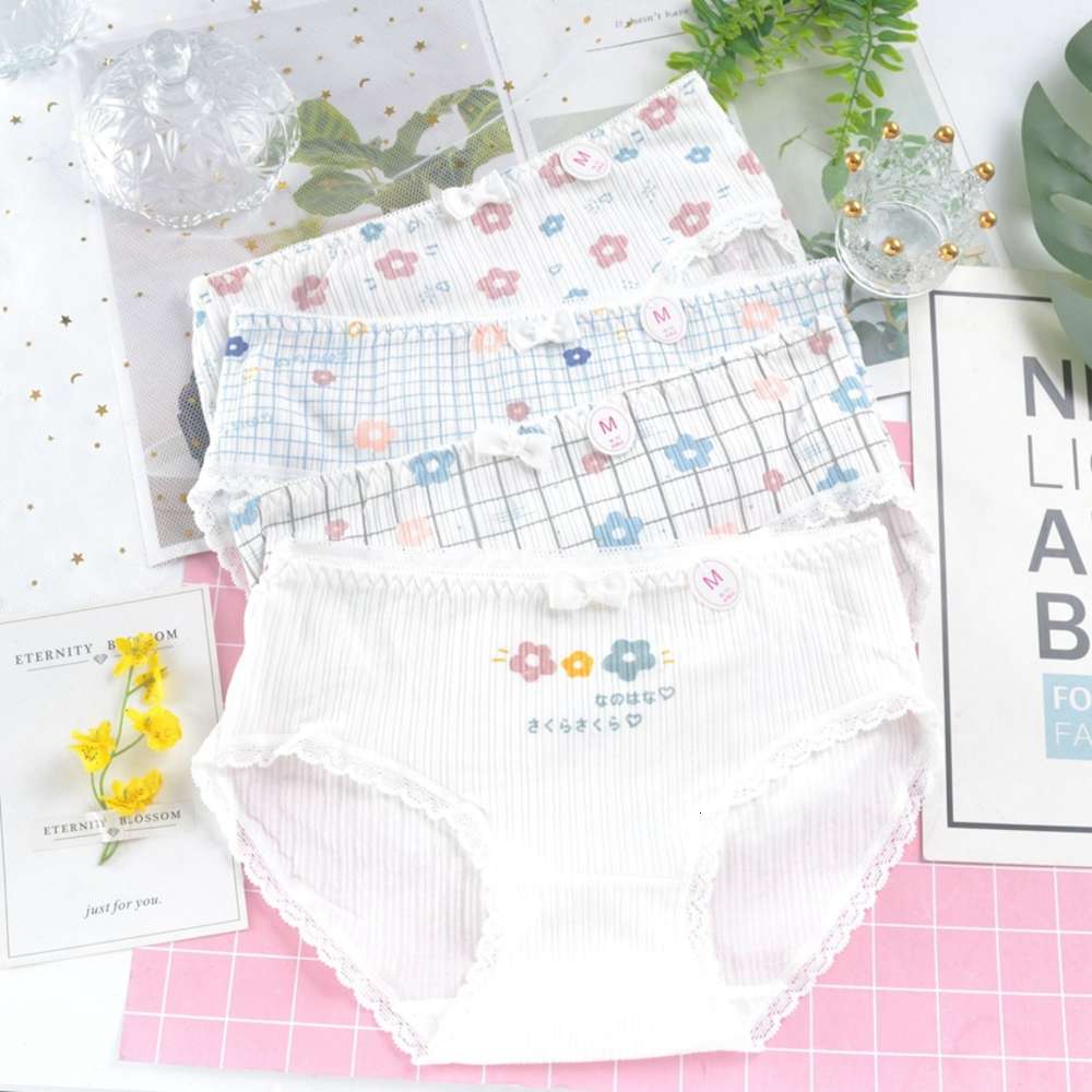 Elegant style fresh student small lattice girl underwear comfortable cotton crotch middle waist triangle thread women's, Black;white 
Elegant style fresh student small lattice girl underwear comfortable cotton crotch middle waist triangle thread women's, Black;white