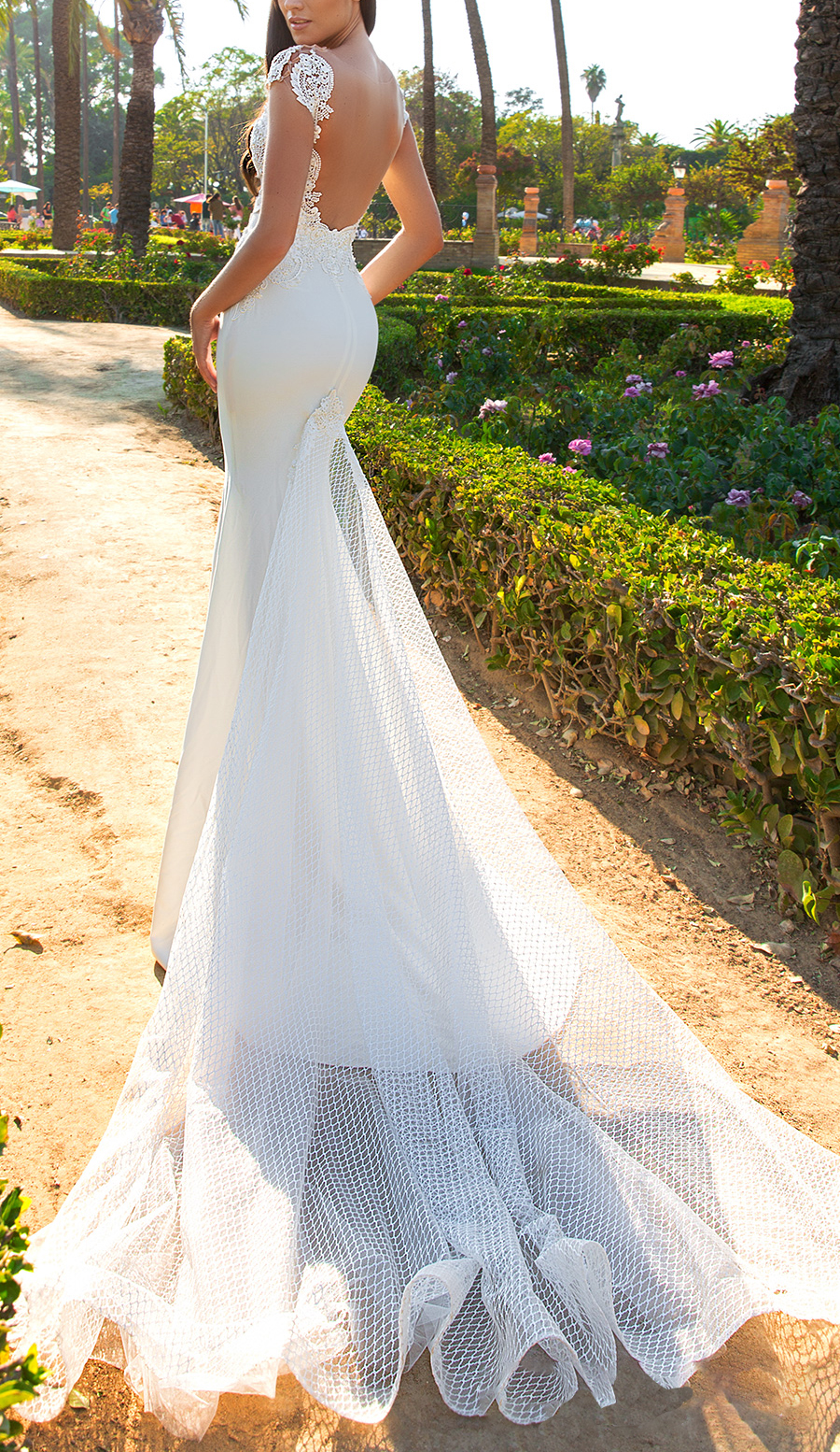 Gorgeous Mermaid Stain Backless Wedding Dresses With Embroidered Gown Appliqued Plus Size Bridal