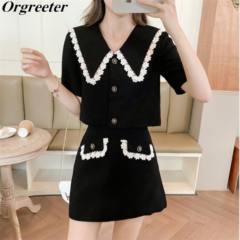 White/Black Lace Trim Peter pan collar Small fragrant wind Two piece set Women Retro Single-breasted Crop top and Skirt Twinsets 210602
White/Black Lace Trim Peter pan collar Small fragrant wind Two piece set Women Retro Single-breasted Crop top and Skirt Twinsets 210602