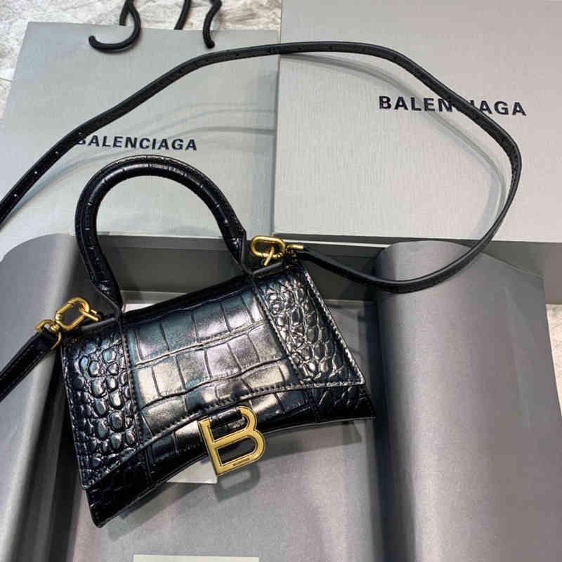 Handbags Designer balenciga Paris Women's Purse Family 2022 Hourglass Bag Crocodile Pattern Handbag Niche Net Red Messenger Bag, Trumpet
Handbags Designer balenciga Paris Women's Purse Family 2022 Hourglass Bag Crocodile Pattern Handbag Niche Net Red Messenger Bag, Trumpet
