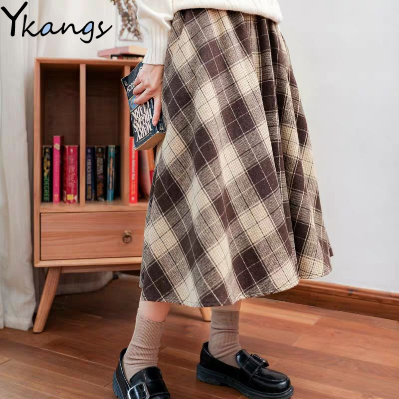 Vintage Plaid Women Pleated Skirts Japanese Style Autumn Long Girls Skirt Female Korean Winter Warm Thick Mujer Midi Skirt 210309