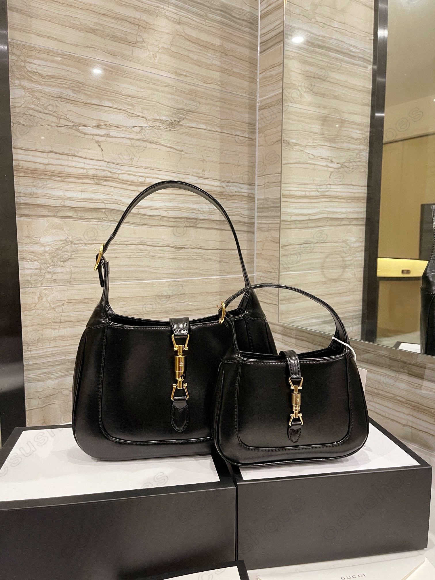 Classics Hobo Jackie 1961 Mini Leather Designer Cross Body Bag Small Handbag Designers Luxurys Womens Handle Bags Lock Saddle Purse Wallet
Classics Hobo Jackie 1961 Mini Leather Designer Cross Body Bag Small Handbag Designers Luxurys Womens Handle Bags Lock Saddle Purse Wallet