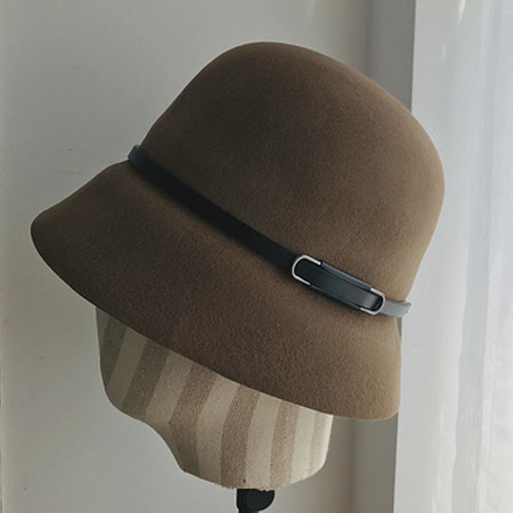 2021 New Fedora Women Wide Brim Winter Retro Wool Felt Cloche Bucket Belt Bowler Hat Derby Church Hats Black White Khaki Kv1y
2021 New Fedora Women Wide Brim Winter Retro Wool Felt Cloche Bucket Belt Bowler Hat Derby Church Hats Black White Khaki Kv1y
