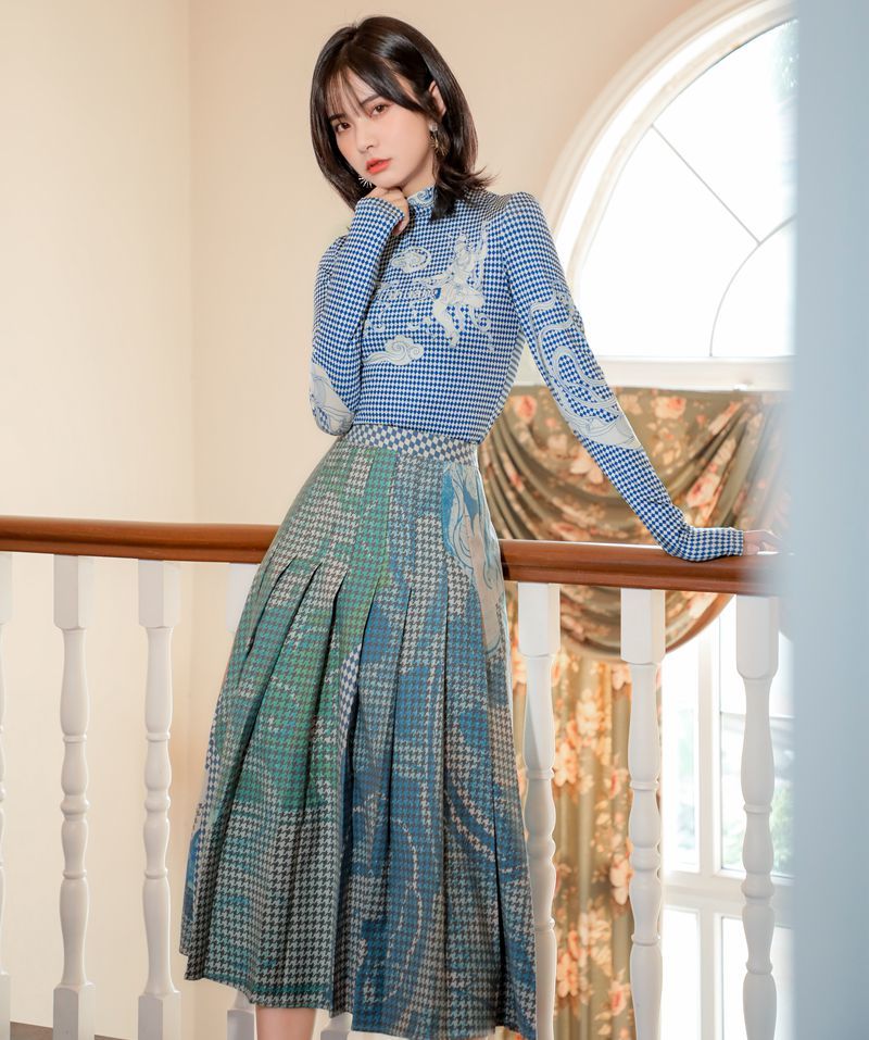 CHEERART Vintage T Shirt Blue Plaid Floral Print Long Sleeve Top Turtleneck Tee Shirt Femme Tight Top Fine Arts Style 210302