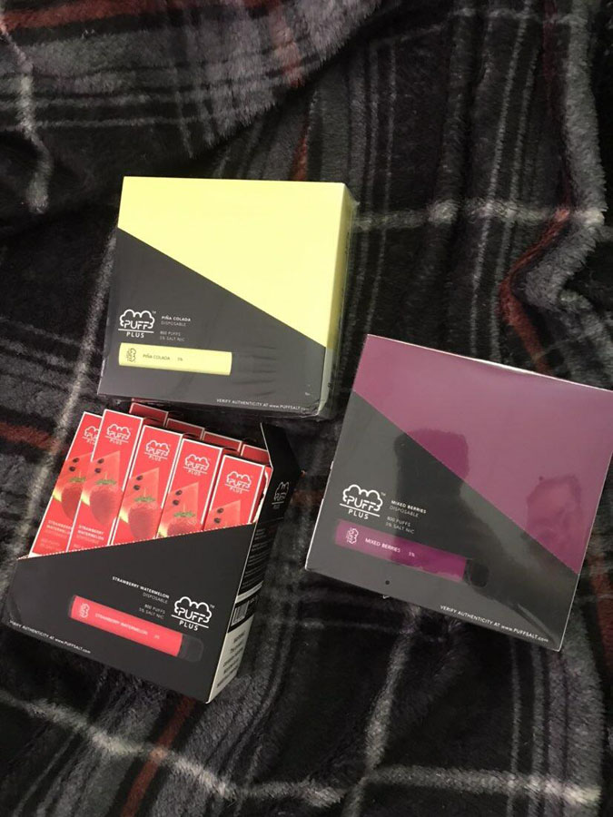 Newest Puff bar plus 80 flavors Colors Disposable Vape Pen Device 800 Puff 3.2mL PreFilled Cartridge 450mAh Portable disposable device
Newest Puff bar plus 80 flavors Colors Disposable Vape Pen Device 800 Puff 3.2mL PreFilled Cartridge 450mAh Portable disposable device
