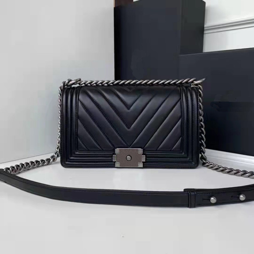 7A Top Luxury Designer Female Bag 2021 Caviar Leather One-shoulder Wallet Black Gold Silver Chain Crossbody Clutch, Beige sheepskin gold chain
7A Top Luxury Designer Female Bag 2021 Caviar Leather One-shoulder Wallet Black Gold Silver Chain Crossbody Clutch, Beige sheepskin gold chain