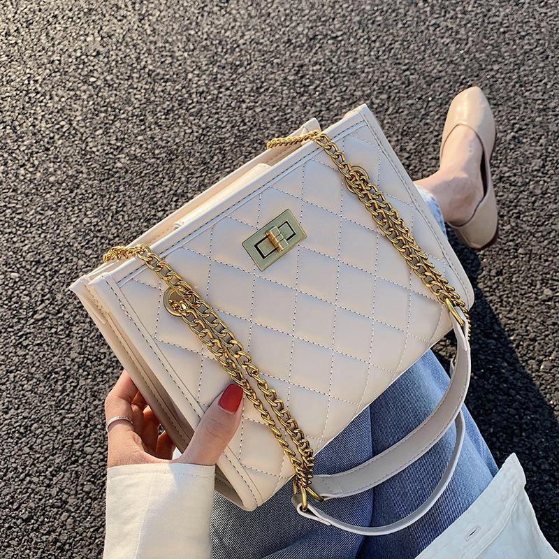 White Large Shoulder Bag Women Travel Bags Leather PU Quilted Bag Female Luxury Handbags Women Bags Designer Sac A Main Femme, Black
White Large Shoulder Bag Women Travel Bags Leather PU Quilted Bag Female Luxury Handbags Women Bags Designer Sac A Main Femme, Black