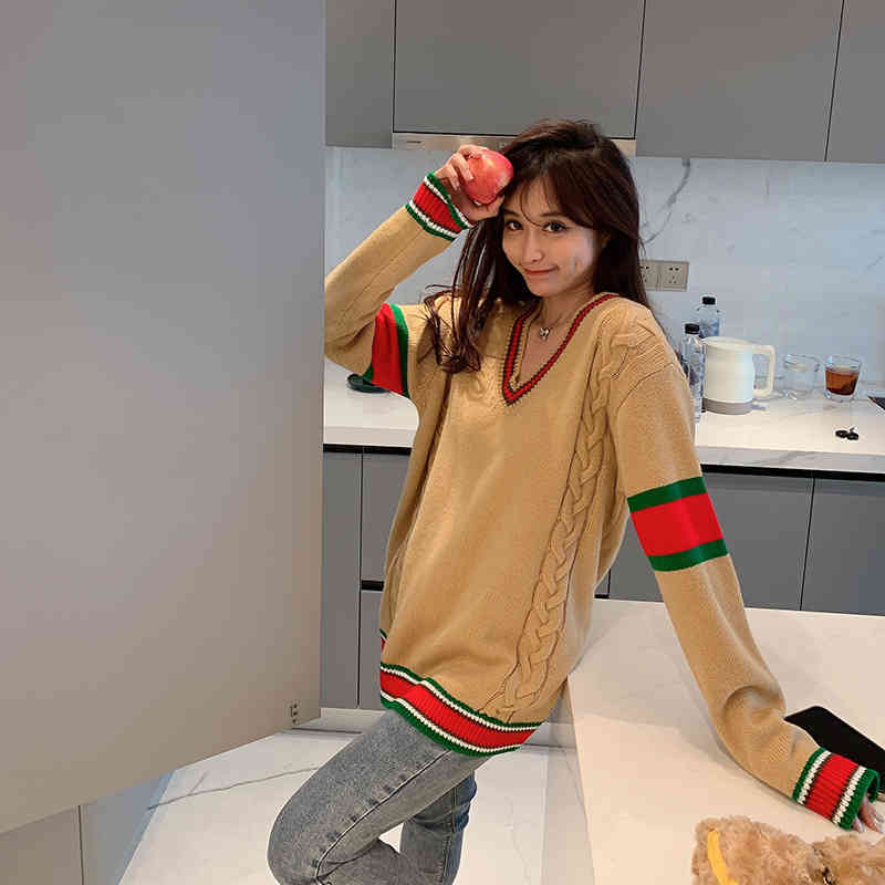 Sweater womens fried dough twist sweater, femle, wering lzy wind stripes, coloured jcket, V collr, college jcket., Khaki
Sweater womens fried dough twist sweater, femle, wering lzy wind stripes, coloured jcket, V collr, college jcket., Khaki
