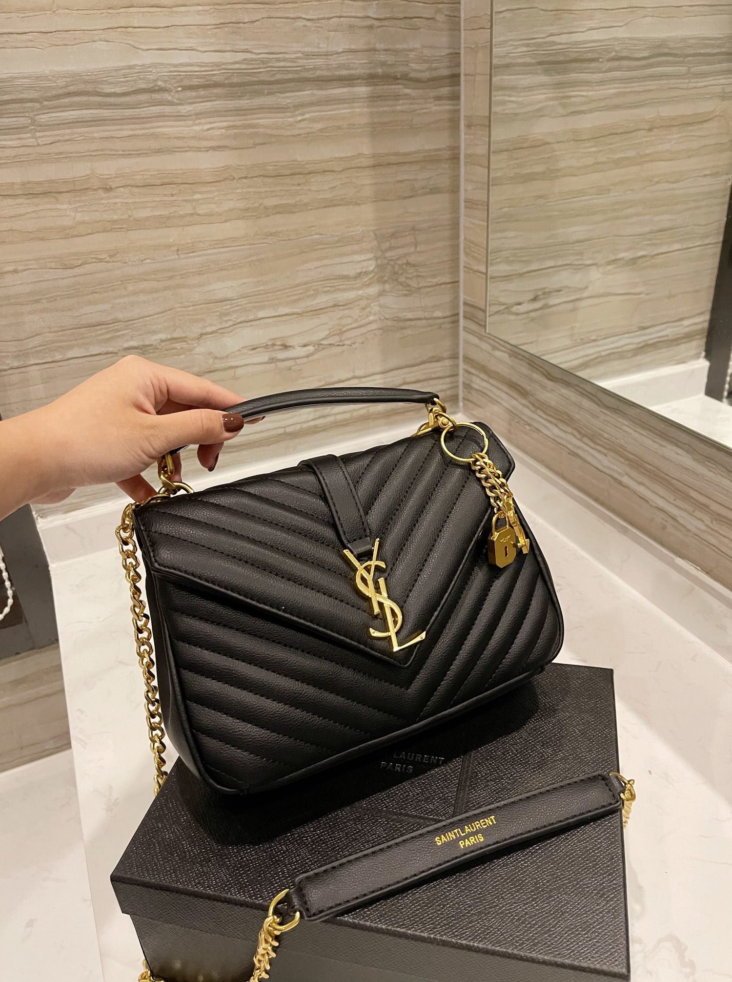 Luxury Designers leather handbags purses women crossbody bag flower shoulder messenger bags wallet totes clutch -L1212, Red;black
Luxury Designers leather handbags purses women crossbody bag flower shoulder messenger bags wallet totes clutch -L1212, Red;black