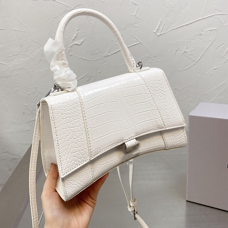 Designer Purse Luxury Bag Brand Handbags High Quality Cosmetic Bag Genuine Leather Crossbody Bag Messager Purse by dq01 02, Dustbag
Designer Purse Luxury Bag Brand Handbags High Quality Cosmetic Bag Genuine Leather Crossbody Bag Messager Purse by dq01 02, Dustbag