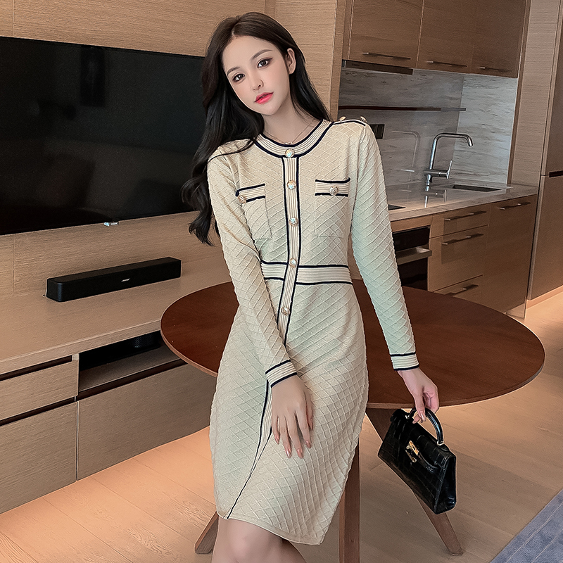 Autumn Winter New O-neck and Long Sleeve Knitted Dress Women Slim Waist Button Fashion Bright Shinny Outfit 201008