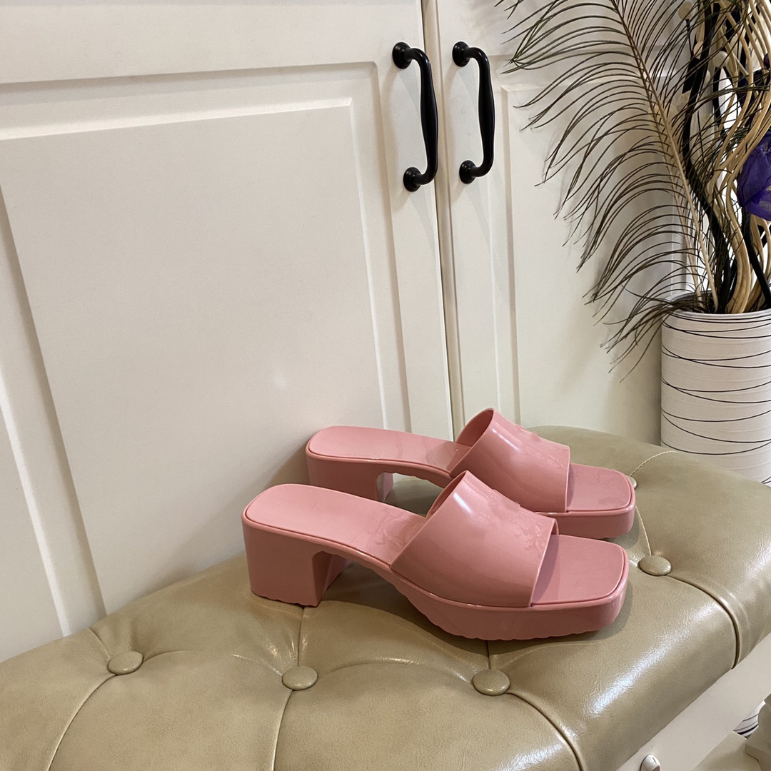Designer Leather Ladies jelly Sandals Summer High heels slipper fashion beach woman Big head slippers Rainbow letters with box, Black
Designer Leather Ladies jelly Sandals Summer High heels slipper fashion beach woman Big head slippers Rainbow letters with box, Black