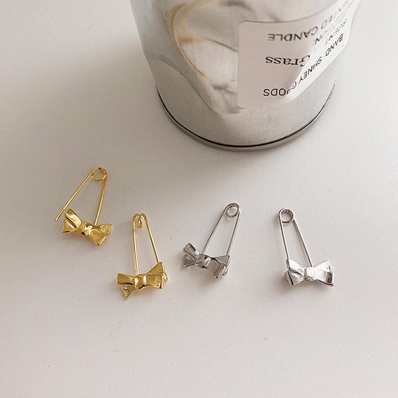 Hoop & Huggie WTLTC Women's Vintage Metal Bowknot Pin Earrings Chunky Knotted Small Hoops Cute Ear Piercing With Charms
Hoop & Huggie WTLTC Women's Vintage Metal Bowknot Pin Earrings Chunky Knotted Small Hoops Cute Ear Piercing With Charms