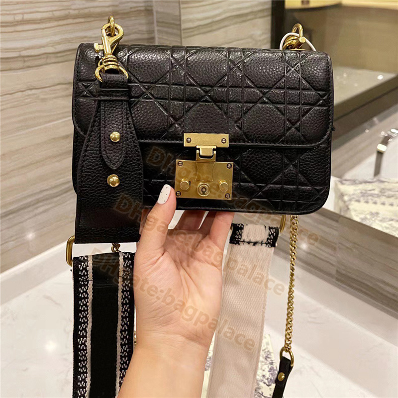 Stunning Black Shoulder Bags 2022 Winter Luxurys Designers Bag Top Quality Handbag Flap Messenger Women Totes Fashion Handbags Classic Crossbody Clutch Purse, No bags
Stunning Black Shoulder Bags 2022 Winter Luxurys Designers Bag Top Quality Handbag Flap Messenger Women Totes Fashion Handbags Classic Crossbody Clutch Purse, No bags