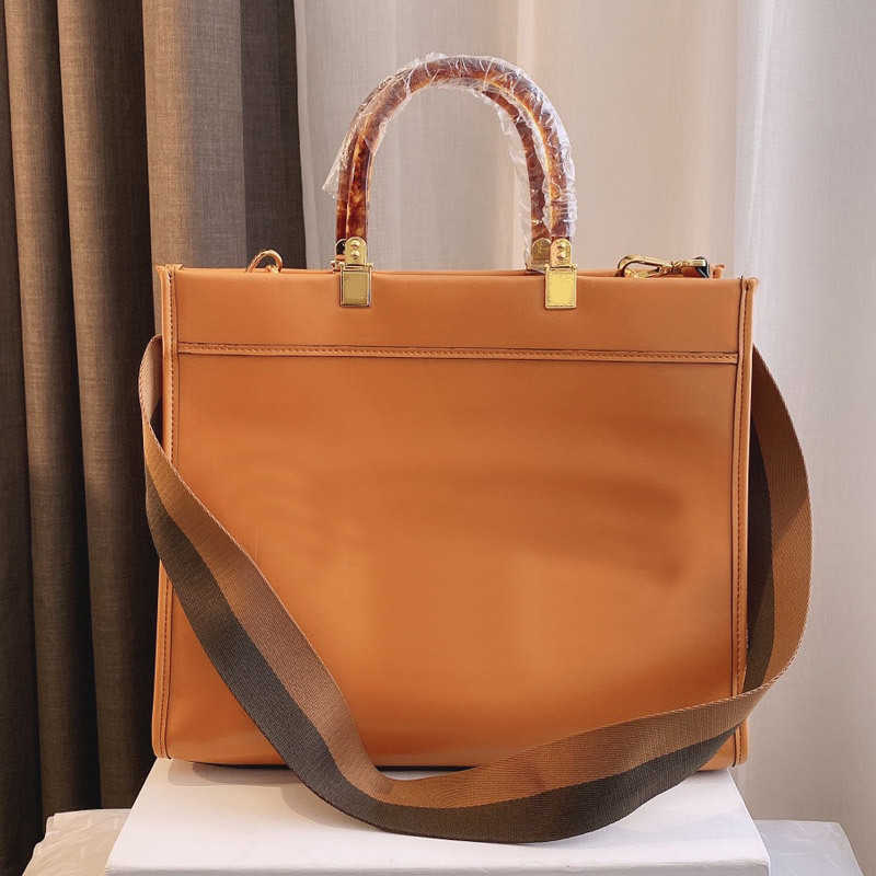 CLASSIC FLOWER Bags Tot Designer Bag Fend Large Capacity Package Women Handbag Plan Hardware Accessories Portable Genuine Leather Letter Detachable Long, Black
CLASSIC FLOWER Bags Tot Designer Bag Fend Large Capacity Package Women Handbag Plan Hardware Accessories Portable Genuine Leather Letter Detachable Long, Black