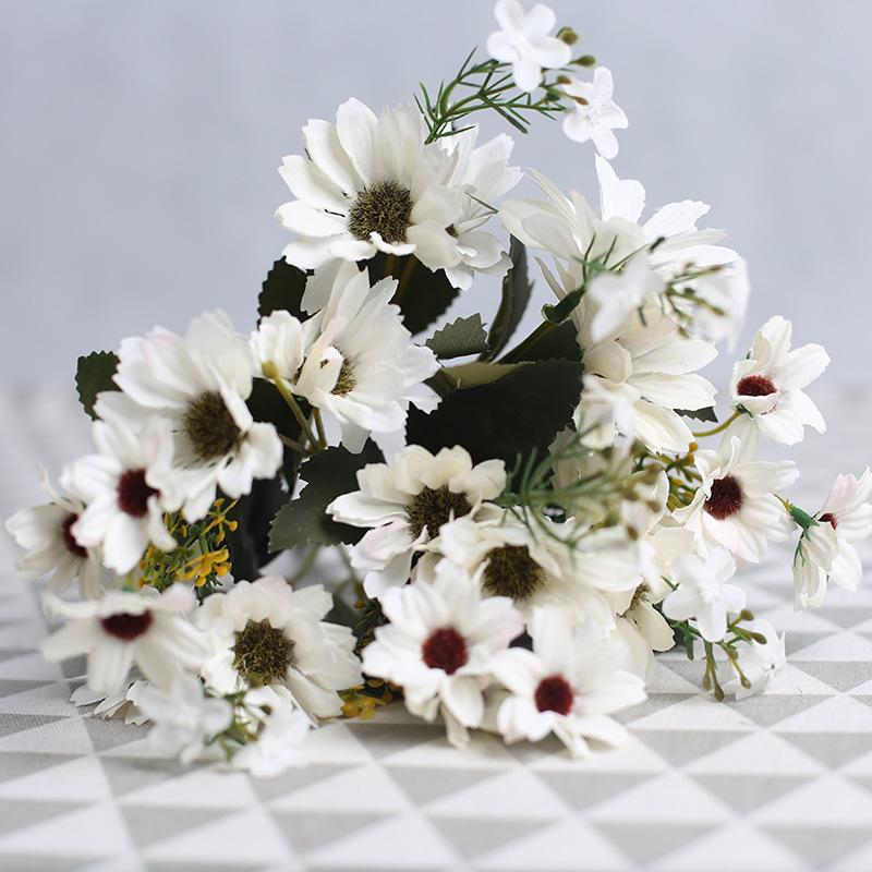 21 Heads Artificial Flower White Daisy Holding Bouquet Silk Flower for Wedding Home Decoration Fall Silk Fake
21 Heads Artificial Flower White Daisy Holding Bouquet Silk Flower for Wedding Home Decoration Fall Silk Fake