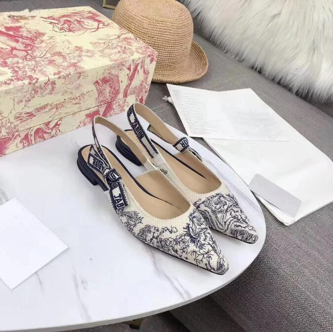 Dress Shoes Female fashion block embroidered bombs designer ladies brand leather sandals ram toe insoles pointed shoes high heels ZDAV, 1# shoe box
Dress Shoes Female fashion block embroidered bombs designer ladies brand leather sandals ram toe insoles pointed shoes high heels ZDAV, 1# shoe box
