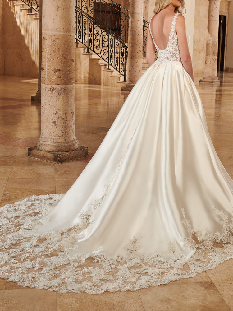 Elegant Backless Wedding Dress Bridal Gowns with Pockets Scoop Sleevess Satin Sheer with Floral Applique Beads Sequins