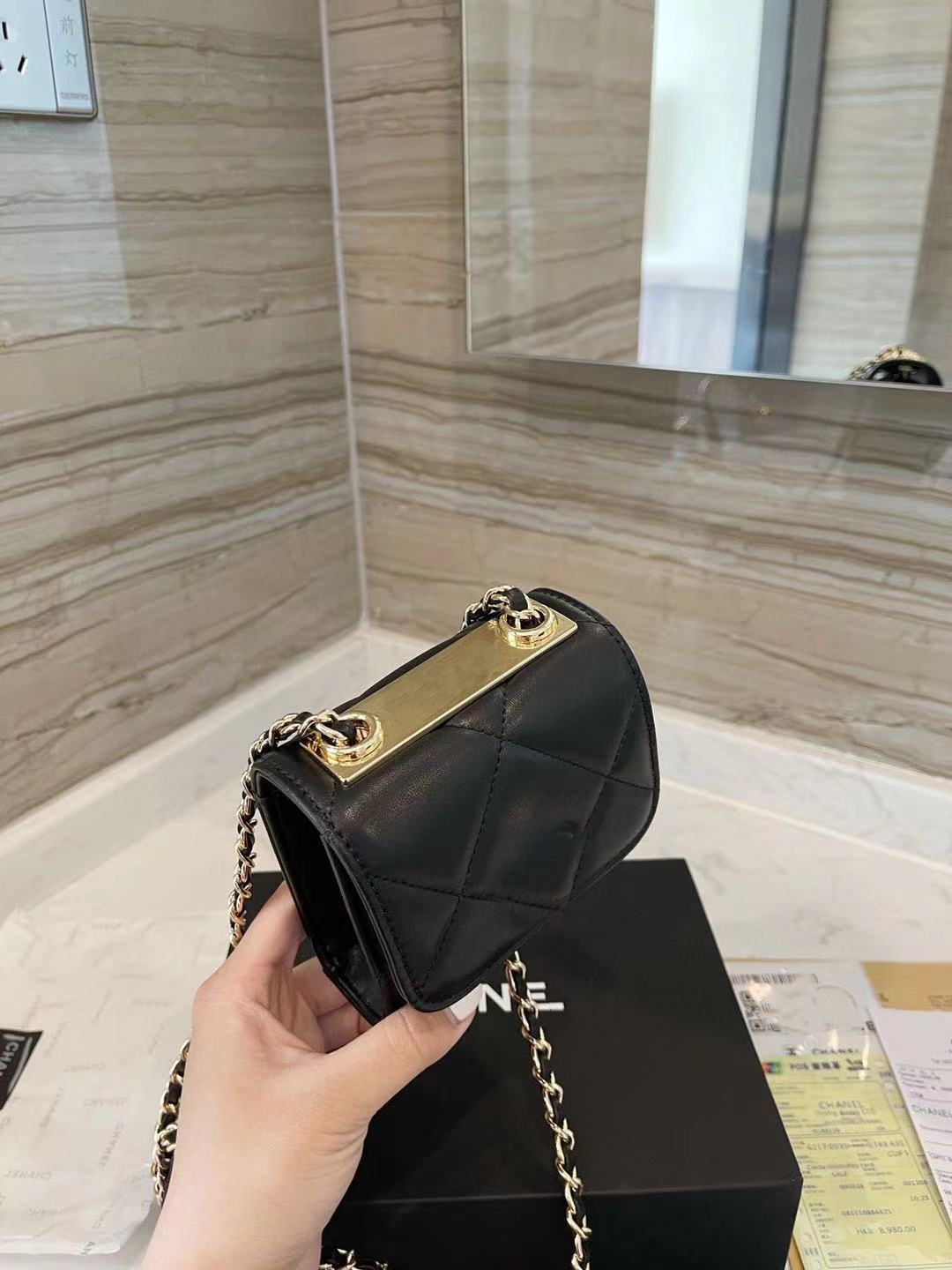 luxury designers CC Channel Women Bags handbag fashion messenger shoulder chain crossbody wallet tote designer bag high quality Sheepskin 5
luxury designers CC Channel Women Bags handbag fashion messenger shoulder chain crossbody wallet tote designer bag high quality Sheepskin 5