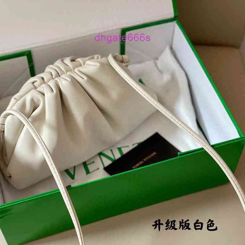 designers handbags veneta''s bottega''s new 2022 Song Hye Kyo same leather belt cloud bag armpit women's Single Sho
designers handbags veneta''s bottega''s new 2022 Song Hye Kyo same leather belt cloud bag armpit women's Single Sho