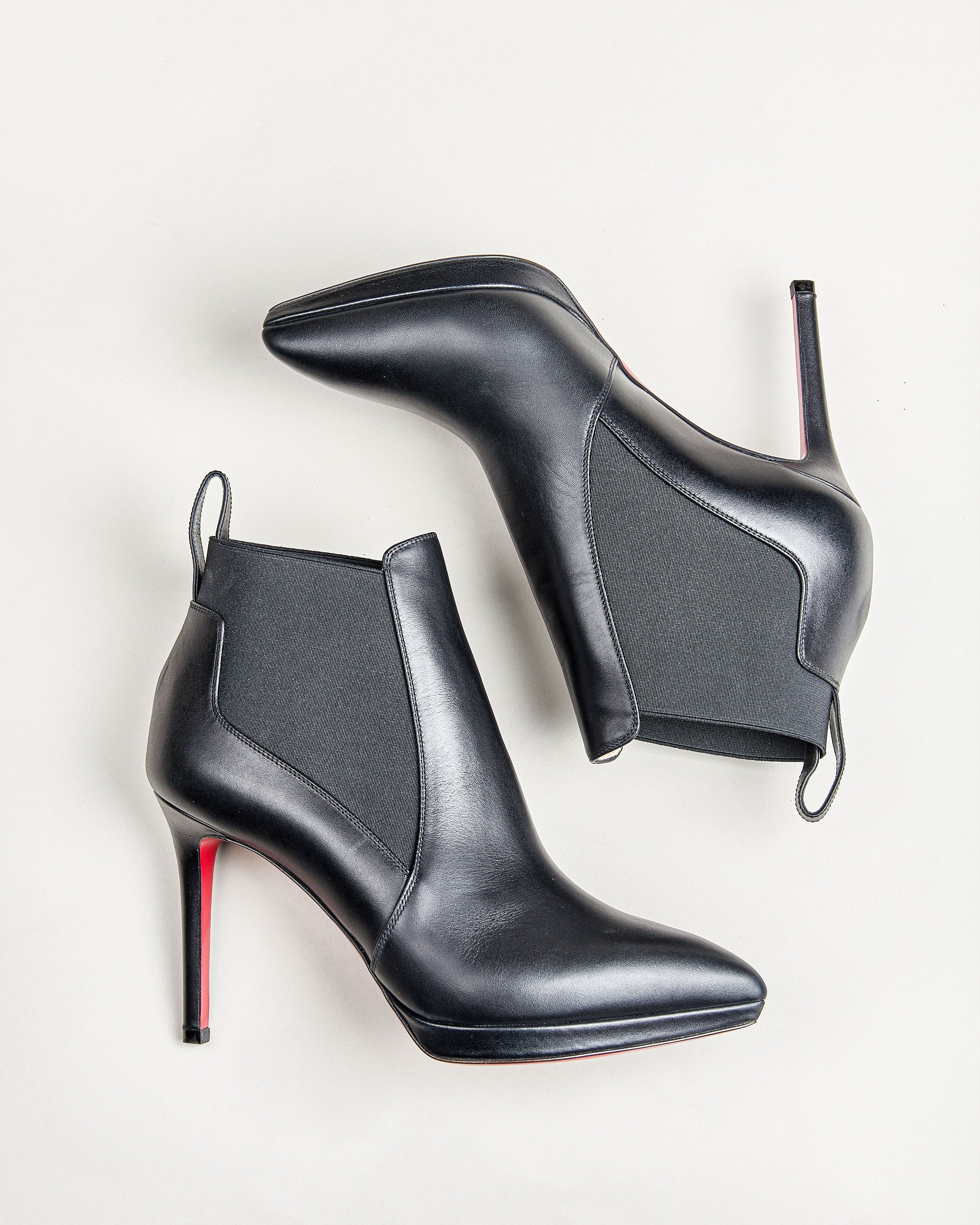 Fashion stiletto Lady's heel ankle boot platform High Heels Crochinetta Red Bottom women bootie brand sexy pointed toe lady winter boots party dress
Fashion stiletto Lady's heel ankle boot platform High Heels Crochinetta Red Bottom women bootie brand sexy pointed toe lady winter boots party dress