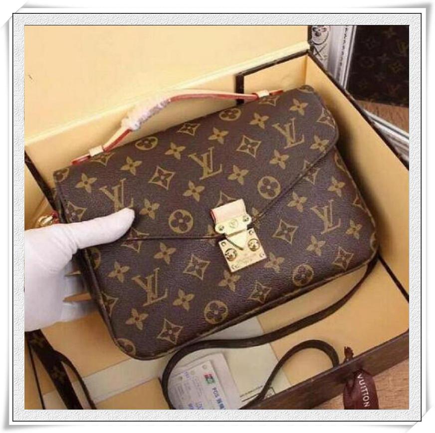 Women PALM SPRINGS Mini Backpack Handbags Luxurys Shoulder Bags Designers Travel Messenger Bag Purse LOUIS VITTON LV tote, Gray
Women PALM SPRINGS Mini Backpack Handbags Luxurys Shoulder Bags Designers Travel Messenger Bag Purse LOUIS VITTON LV tote, Gray