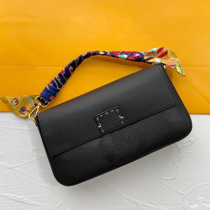luxury bags designer new hand-stitched wax line baguette bag, lychee grain soft cow leather wallet with lock contrast interior top handle with silk scarf, Red
luxury bags designer new hand-stitched wax line baguette bag, lychee grain soft cow leather wallet with lock contrast interior top handle with silk scarf, Red