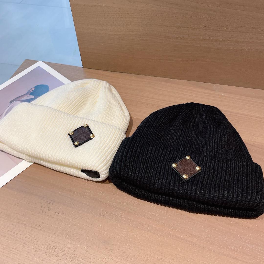 Skull Caps Fashion Beanie Cold Proof Warm Autumn Winter Breathable Fitted Bucket Hat 2 Color Cap Highly Quality, Extra cost
Skull Caps Fashion Beanie Cold Proof Warm Autumn Winter Breathable Fitted Bucket Hat 2 Color Cap Highly Quality, Extra cost