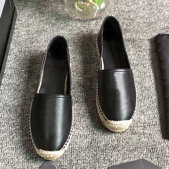 Women Casual shoes Designer Shoes vintage Platform Espadrilles Girls Genuine Leather Fashion Flat bottom Walking Shoe With box size35-42, Gold
Women Casual shoes Designer Shoes vintage Platform Espadrilles Girls Genuine Leather Fashion Flat bottom Walking Shoe With box size35-42, Gold