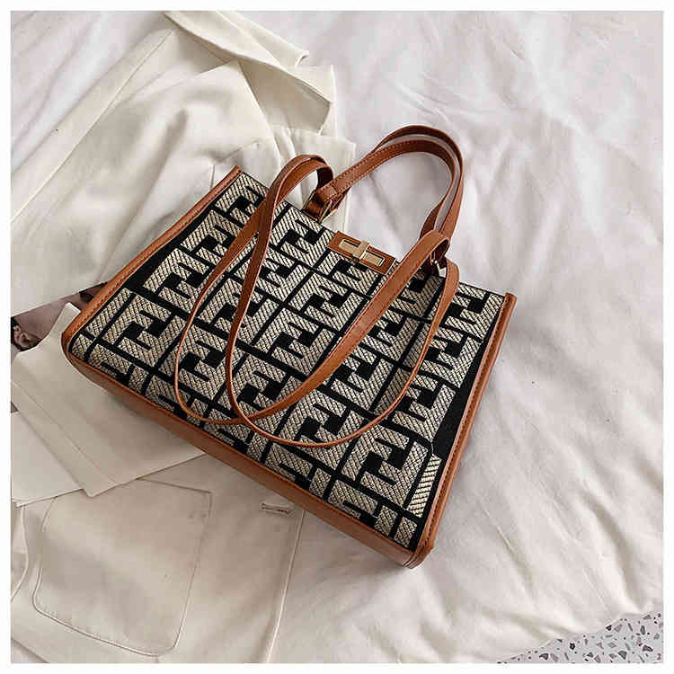 High capacity new sling shoulder women's Bag Messenger embroidered thread with high quality Handbags Premium, Yellow
High capacity new sling shoulder women's Bag Messenger embroidered thread with high quality Handbags Premium, Yellow