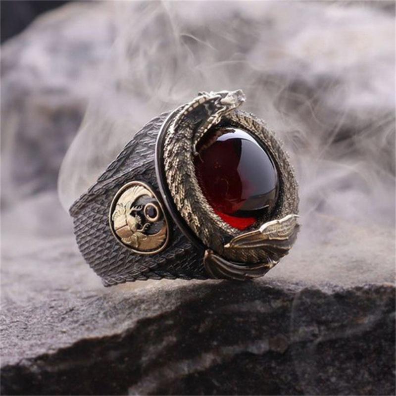 Cluster Rings Vintage Gothic Jewelry Men's Snake Carved Dragon Itachi Ring Inlaid With Rubies Bagues Punk Black Metal Finger Men 
Cluster Rings Vintage Gothic Jewelry Men's Snake Carved Dragon Itachi Ring Inlaid With Rubies Bagues Punk Black Metal Finger Men