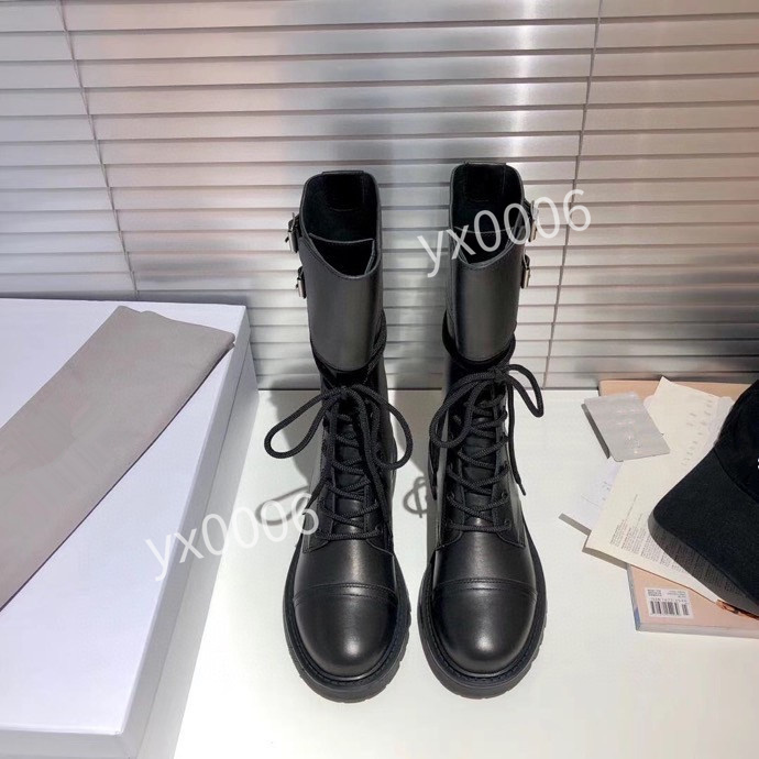 2022 designer Interlocking Black 35-40 lambskin leather ankle boots snow boot round Toe pull-on Martin booties fz201022, 01 
2022 designer Interlocking Black 35-40 lambskin leather ankle boots snow boot round Toe pull-on Martin booties fz201022, 01