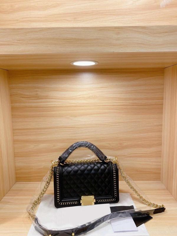 Autumn/winter fashion new leather shoes, inclined shoulder bag female 2021 tide joker chain hand the bill of lading shoulder bag0, Black 
Autumn/winter fashion new leather shoes, inclined shoulder bag female 2021 tide joker chain hand the bill of lading shoulder bag0, Black