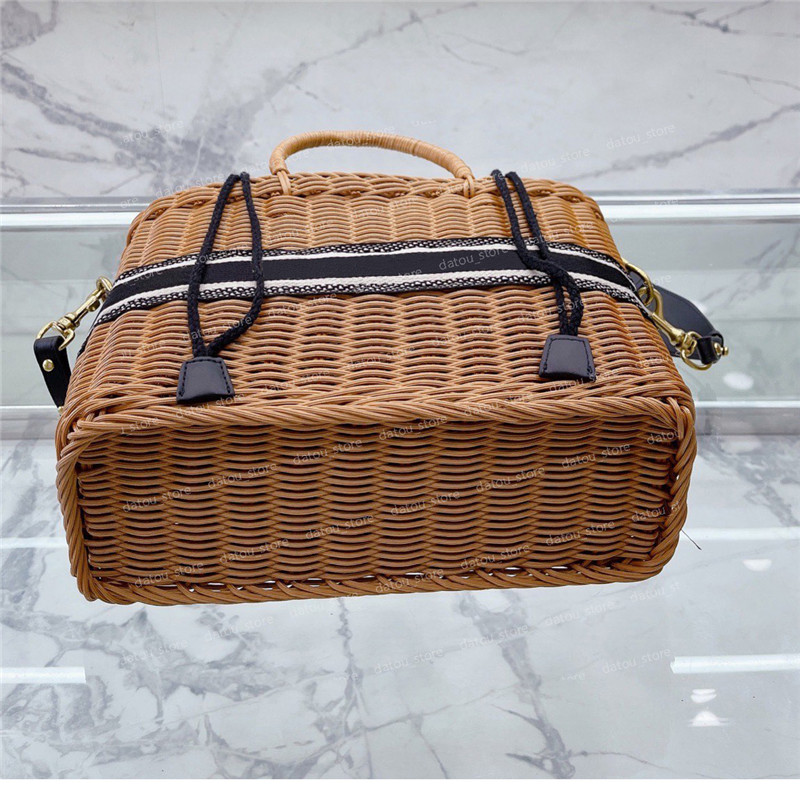 woody Tote Women Luxurys Designers Bags 2022 Fashion Basket Womens Handbags Purses Crossbody Shoulder Bag Summer Holiday weave Totes bucket Bags
woody Tote Women Luxurys Designers Bags 2022 Fashion Basket Womens Handbags Purses Crossbody Shoulder Bag Summer Holiday weave Totes bucket Bags