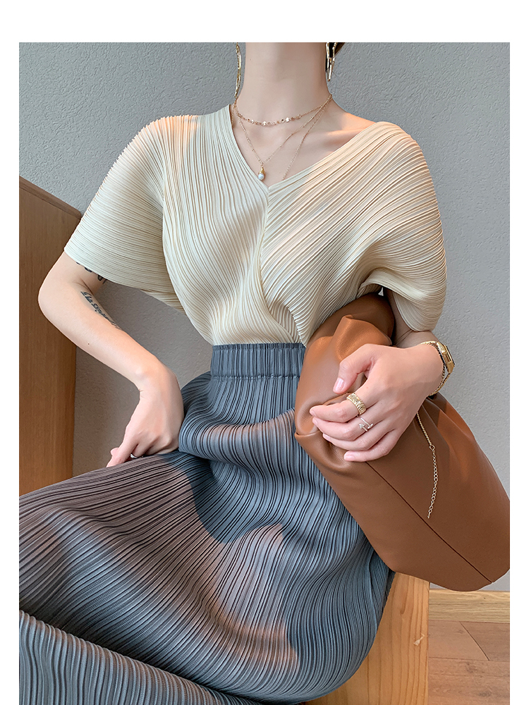 Miyake pleated aesthetic Korea shirt trendy clothes for women summer V-neck chiffon plus size shirt half batwing sleeve top 210306