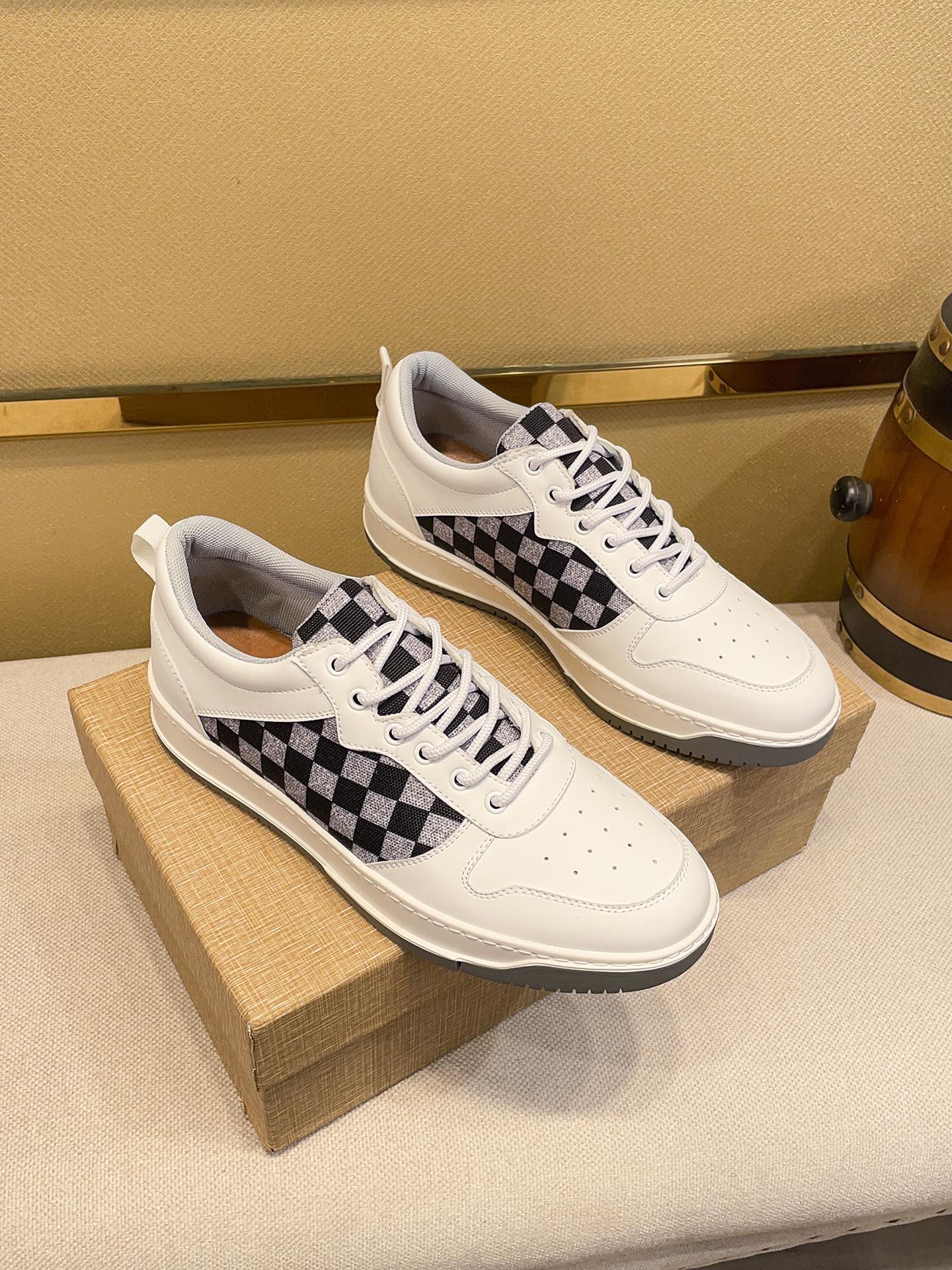 Designer shoes men's fashion all-match high-quality leather square pattern contrast color luxury outdoor leisure sports skateboard shoeses Sneakers, Box
Designer shoes men's fashion all-match high-quality leather square pattern contrast color luxury outdoor leisure sports skateboard shoeses Sneakers, Box
