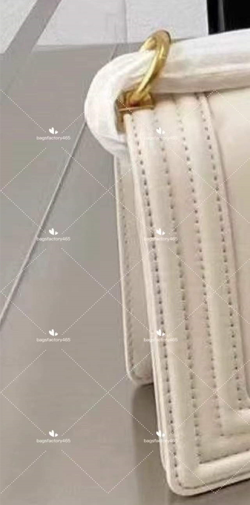 2021 Classic Women Bags Small Flap Genuine Leather Lambskin V-stitch Quilted By Interwoven Chain Crossbody Shoulder Designer Aged/Gold, Make up the difference
2021 Classic Women Bags Small Flap Genuine Leather Lambskin V-stitch Quilted By Interwoven Chain Crossbody Shoulder Designer Aged/Gold, Make up the difference