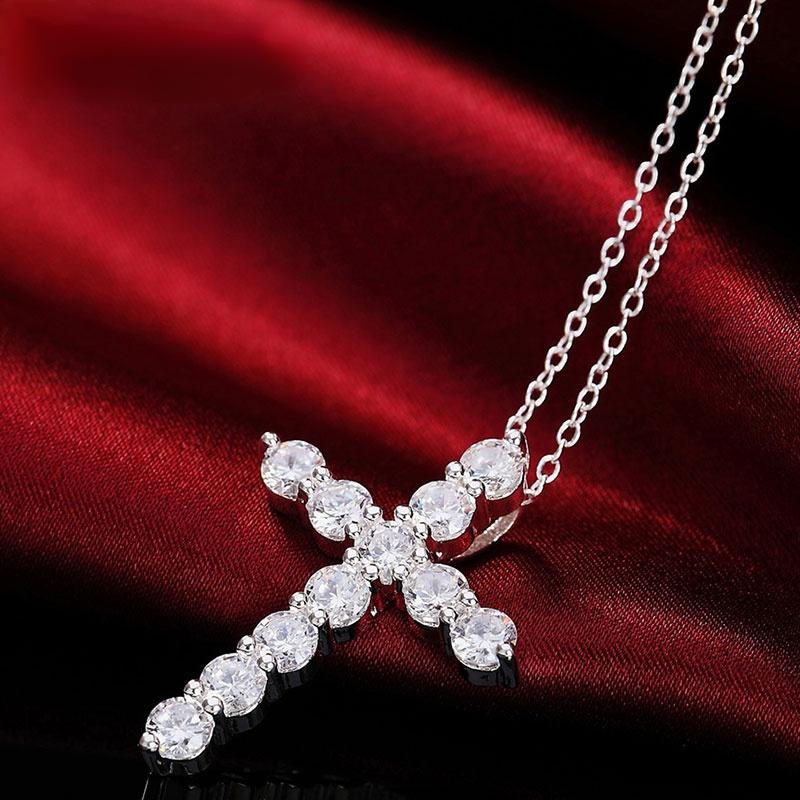Pendant Necklaces Classic Retro Shiny Cubic Zirconia Cross For Women Fashion Gold Silver Color Crystal Choker Necklace Party Jewelry
Pendant Necklaces Classic Retro Shiny Cubic Zirconia Cross For Women Fashion Gold Silver Color Crystal Choker Necklace Party Jewelry