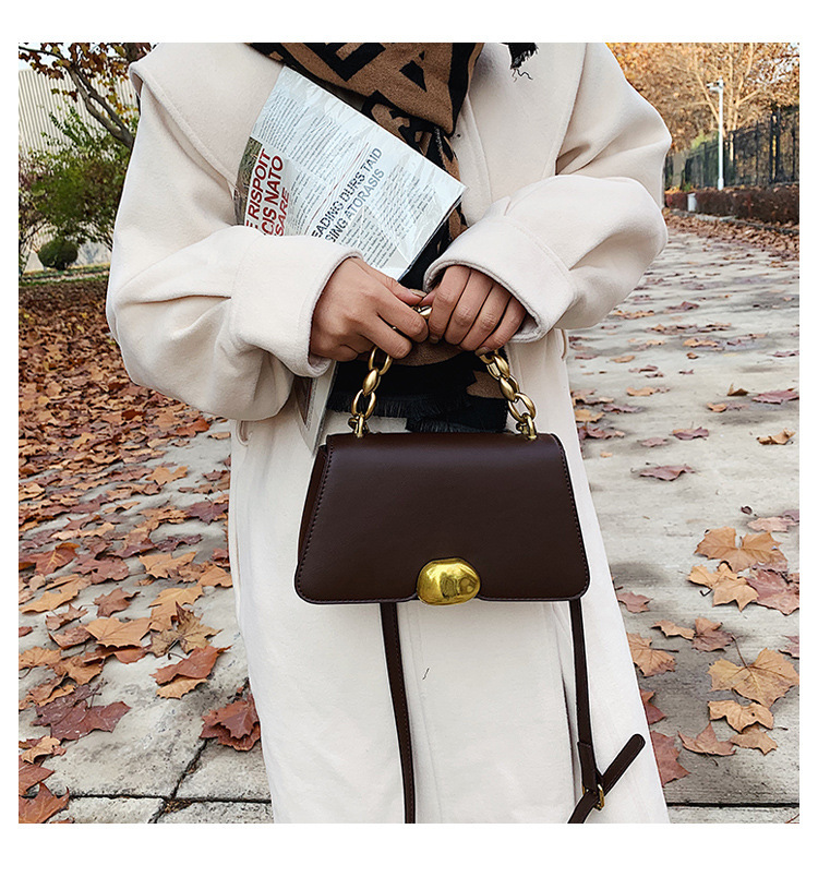 Vintage Designer Small Square Bag Women Big Chain Top Handle Bag Fashion Shoulder Bags Casual Crossbody Bags Female Handbag 2021 C0326
Vintage Designer Small Square Bag Women Big Chain Top Handle Bag Fashion Shoulder Bags Casual Crossbody Bags Female Handbag 2021 C0326