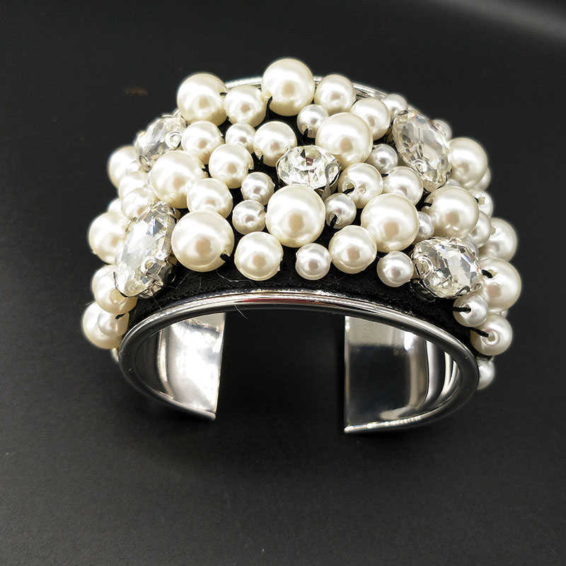 Women Fashion Bracelets 2019 Luxury Brand Bracelet Open Pearl Stainless Steel Bracelet Woman for Party Bangles Q0717
Women Fashion Bracelets 2019 Luxury Brand Bracelet Open Pearl Stainless Steel Bracelet Woman for Party Bangles Q0717