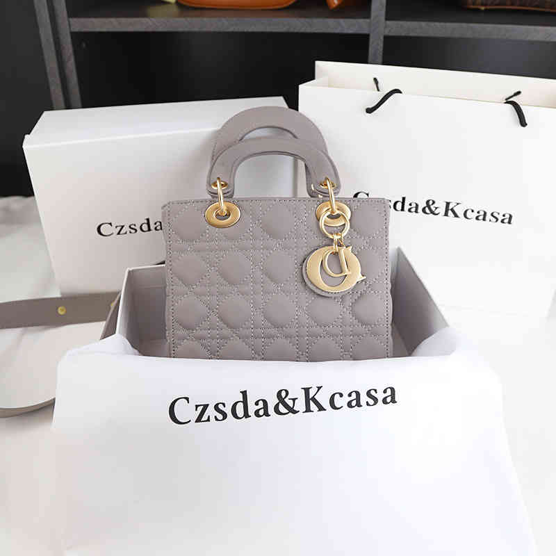 Luxury D bag czsda & kcasa autumn and winter new high-grade leather Princess Bag Fashion versatile portable shoulder, Black
Luxury D bag czsda & kcasa autumn and winter new high-grade leather Princess Bag Fashion versatile portable shoulder, Black