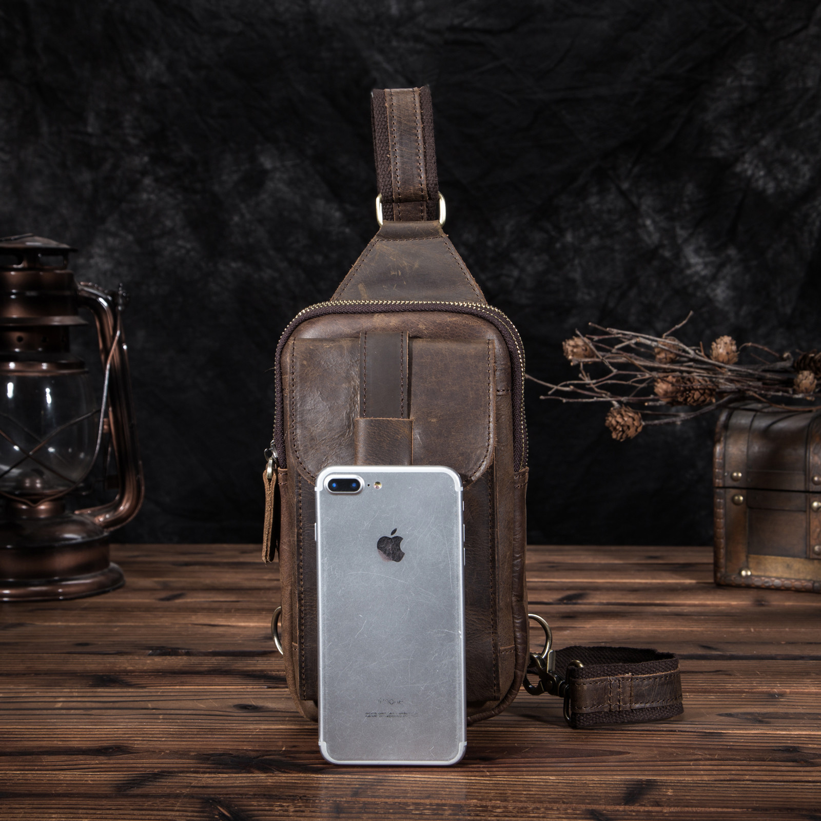 Waist Bags Top Quality Men Original Leather vintage Design Fanny Wasit Chest Pack Bag Sling Crossbody Bag Daypack XB571-db 210305
